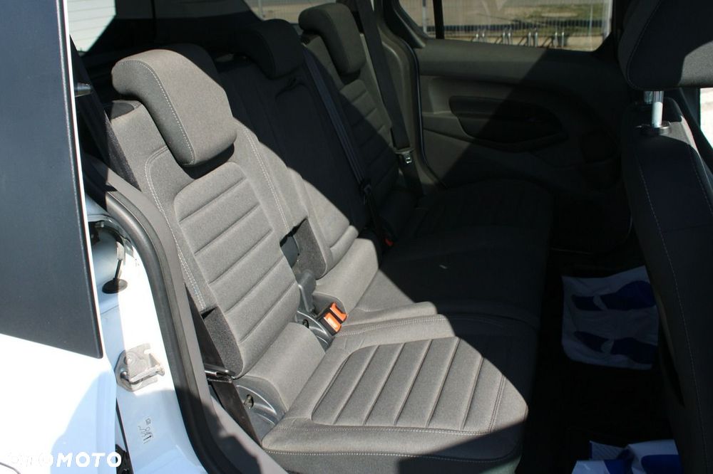 Ford Tourneo Connect - 32
