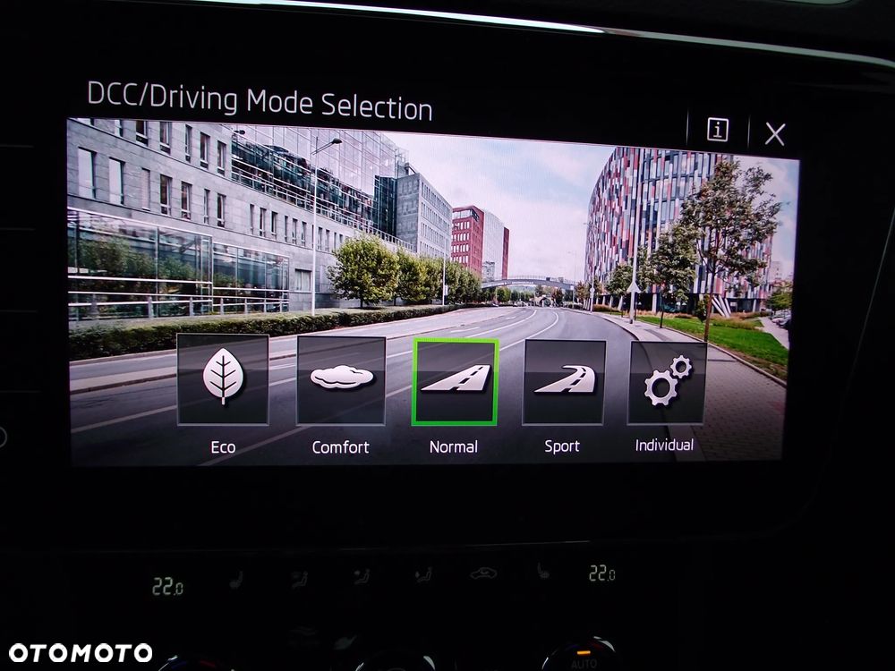 Skoda Superb 2.0 TDI L&K DSG - 34