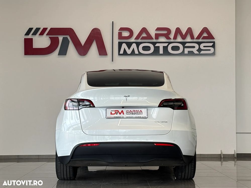 Tesla Model Y Long Range Dual Motor AWD - 14