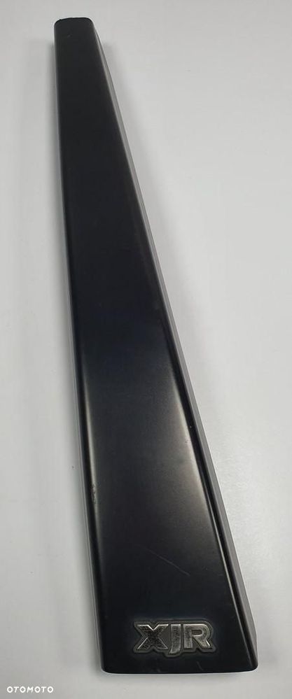 LISTWA KAROSERYJNA SŁUPKA PRAWA JAGUAR XJR X300 - 1