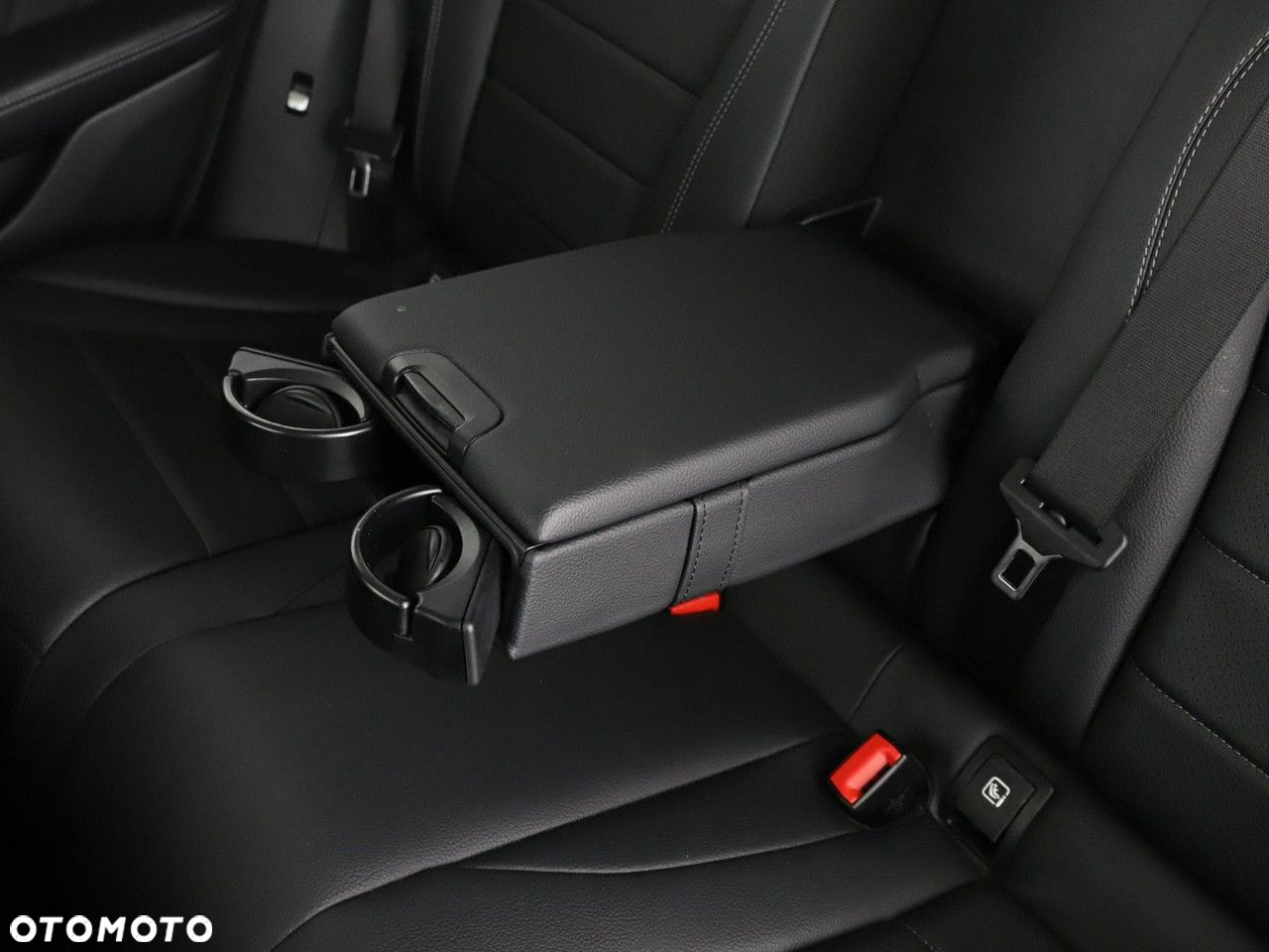 Mercedes-Benz GLC 350 e 4Matic 7G-TRONIC AMG Line - 37