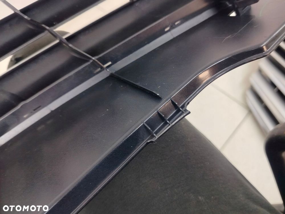 nissan note e11 lift 09r- grill atrapa chłodnicy 62310bh00h - 4
