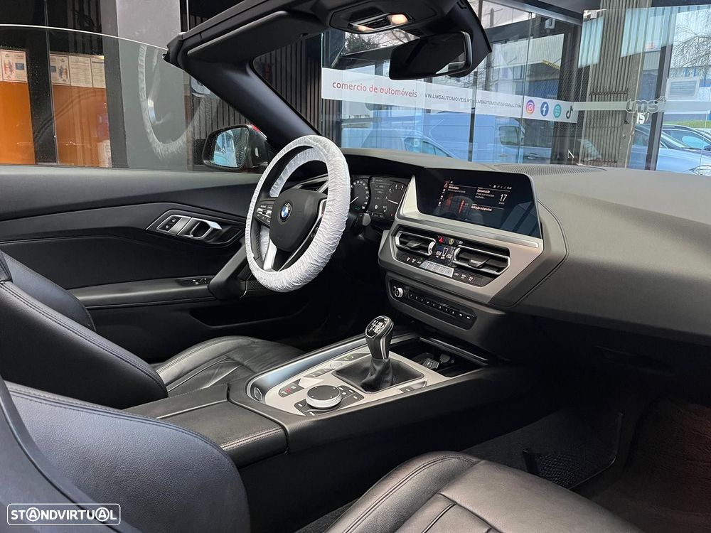 BMW Z4 20 i - 16
