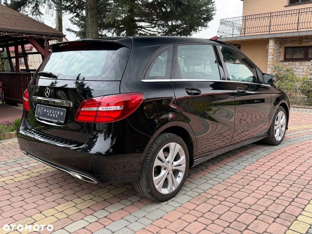 Mercedes-Benz Klasa B 180 UrbanStyle Edition - 10