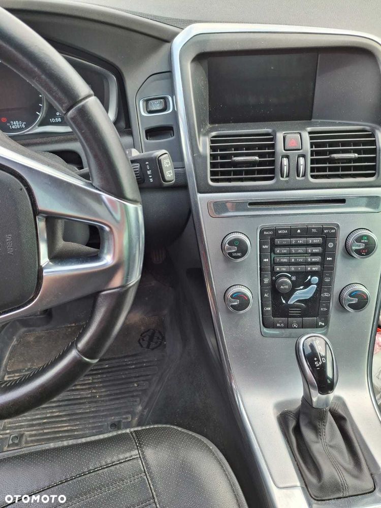 Volvo XC 60 - 8