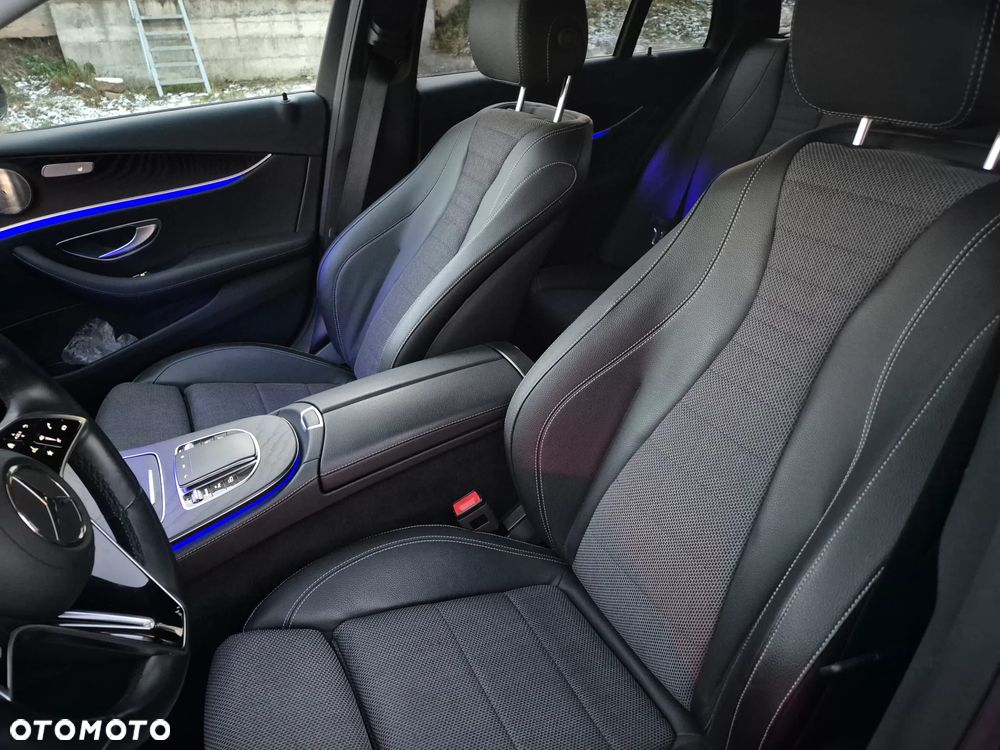 Mercedes-Benz Klasa E 300 de AMG - 15