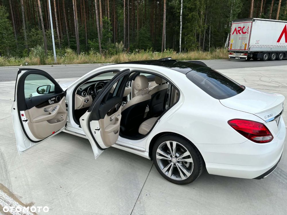 Mercedes-Benz Klasa C 300 7G-TRONIC - 22
