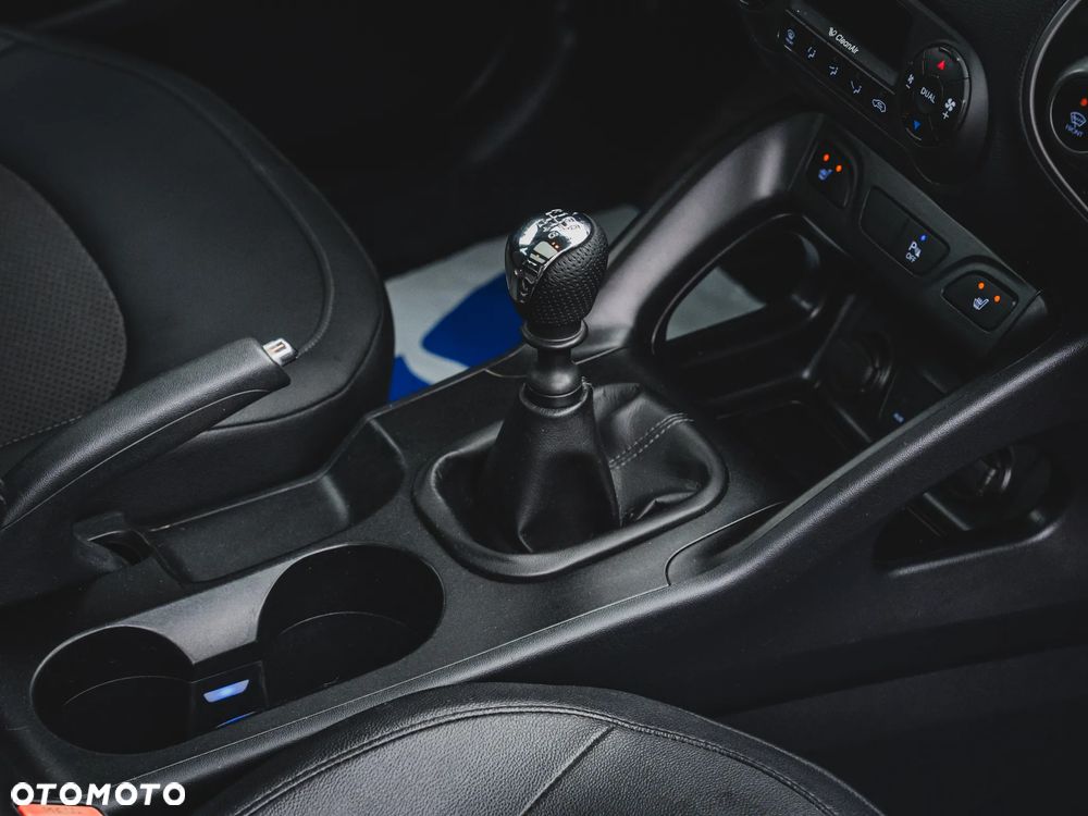 Hyundai ix35 1.7 CRDi 2WD Fifa World Cup Edition - 29
