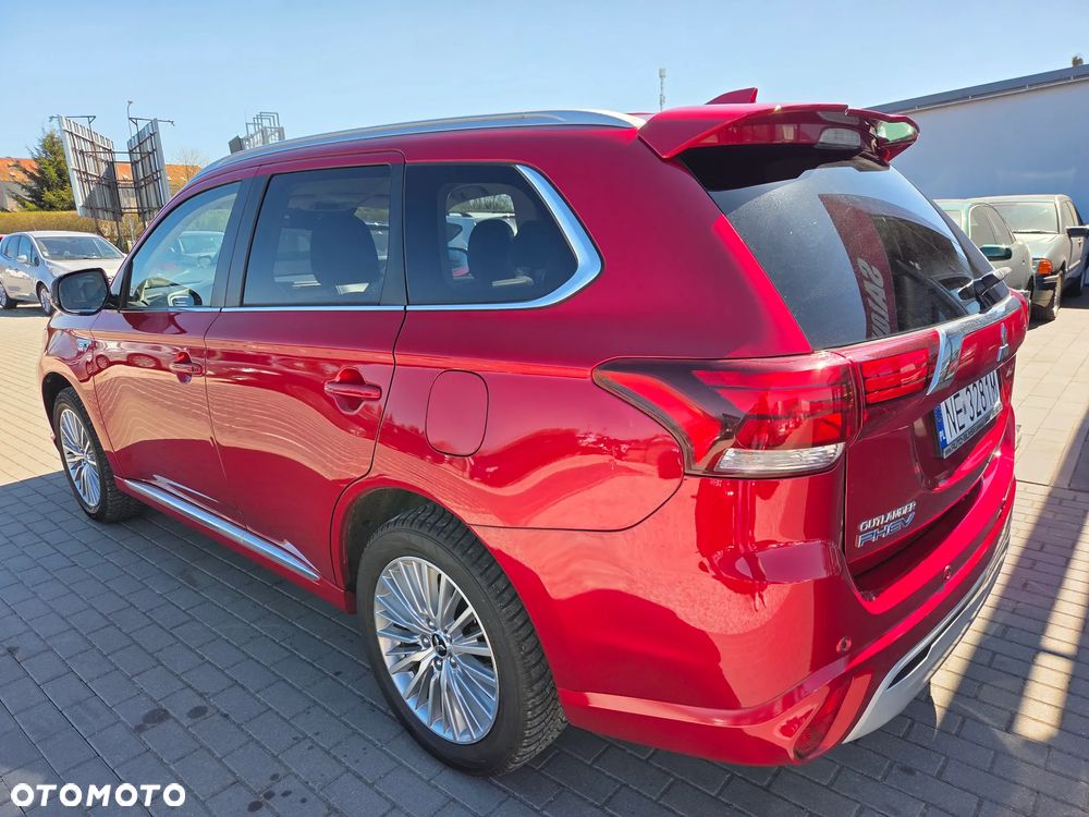 Mitsubishi Outlander - 3