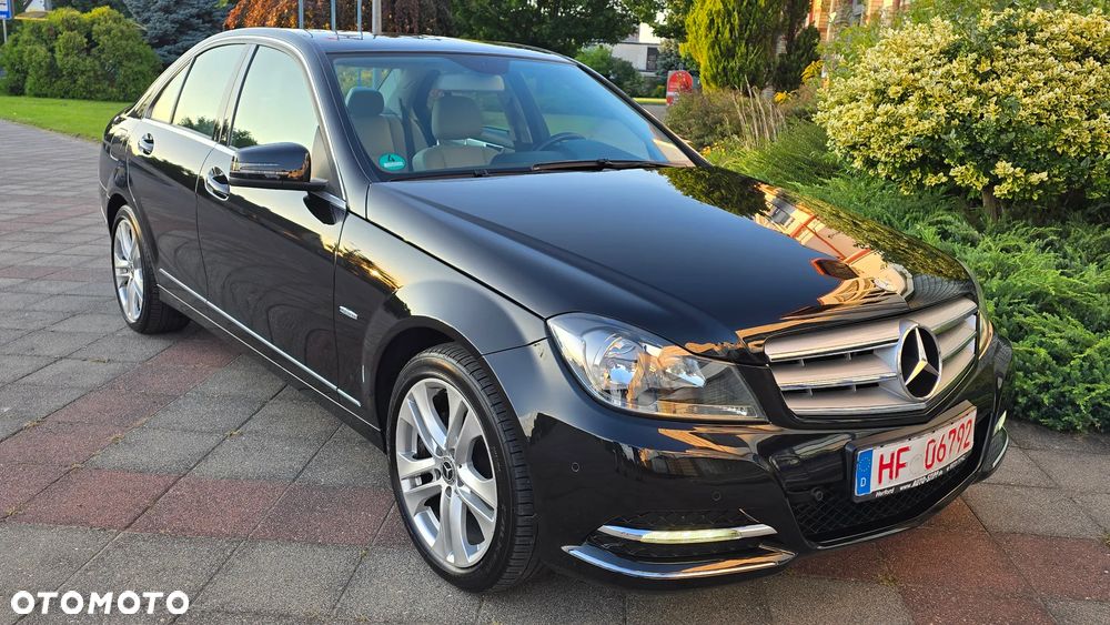 Mercedes-Benz Klasa C 180 BlueEFFICIENCY Avantgarde - 2