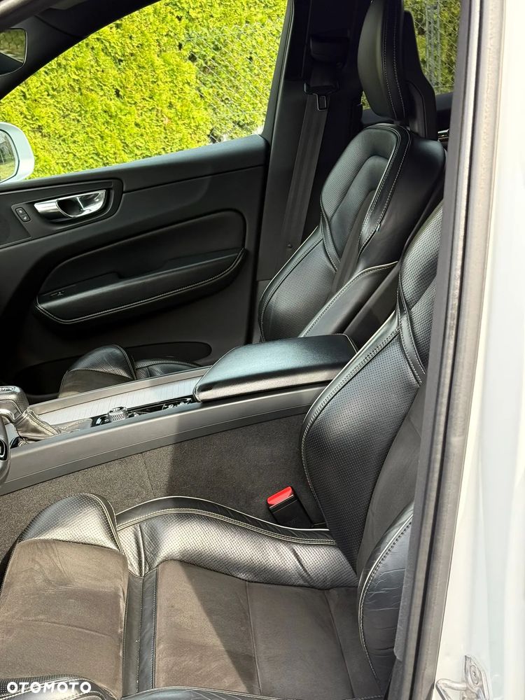 Volvo XC 60 D4 AWD R-Design - 14