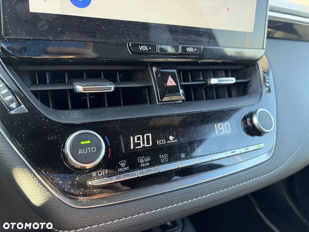 Toyota Corolla - 23