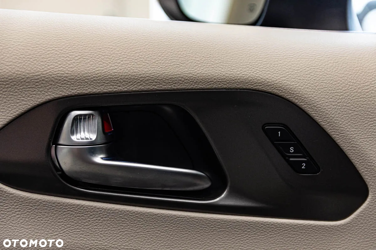 Chrysler Pacifica - 17