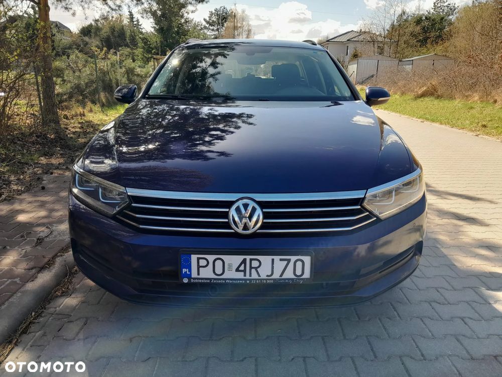 Volkswagen Passat - 4