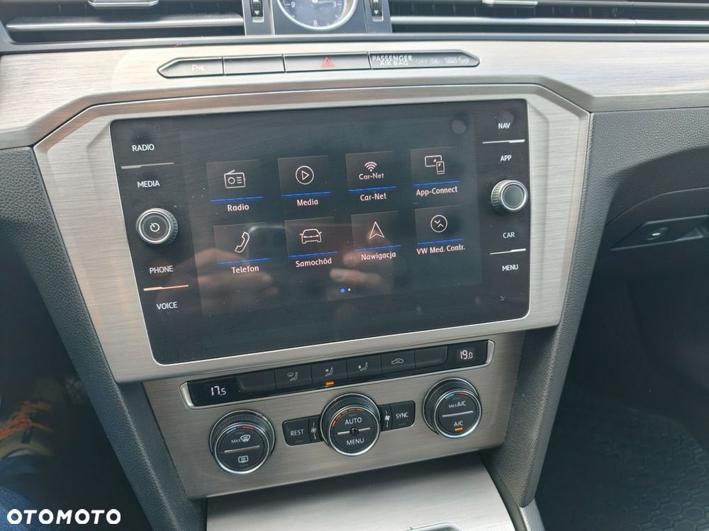 Volkswagen Passat - 27