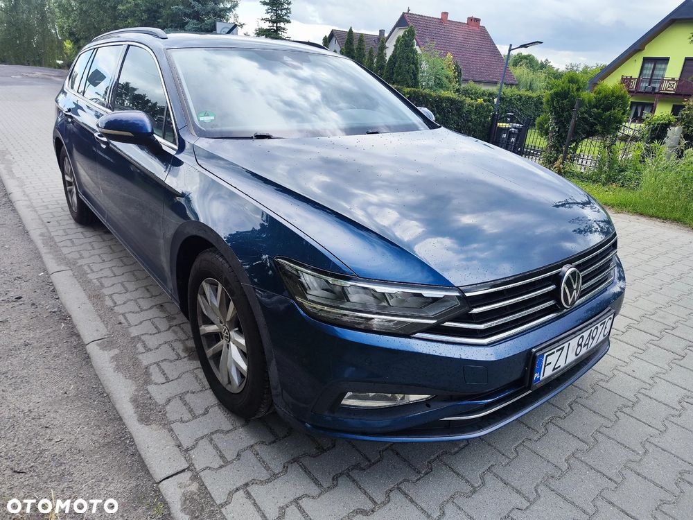Volkswagen Passat 2.0 TDI SCR DSG Trendline - 16