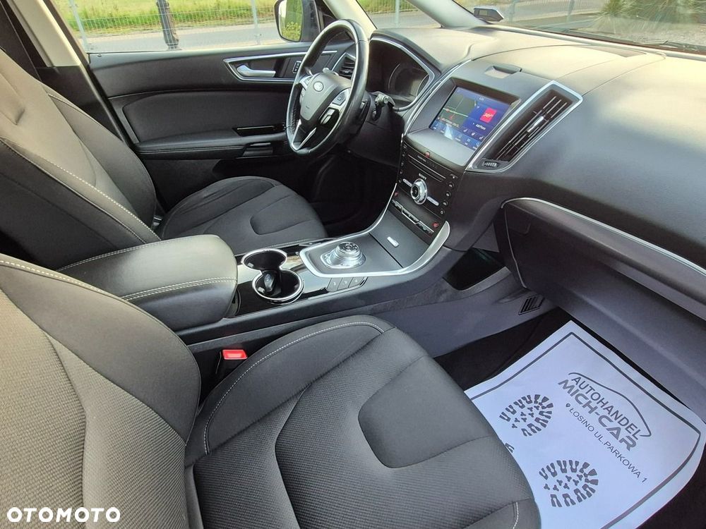 Ford S-Max - 12