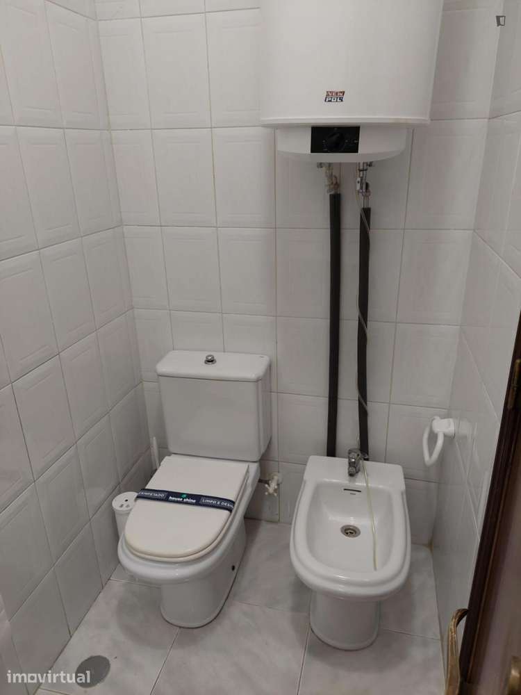 Quarto - localizado em Santarem - Grande imagem: 3/21