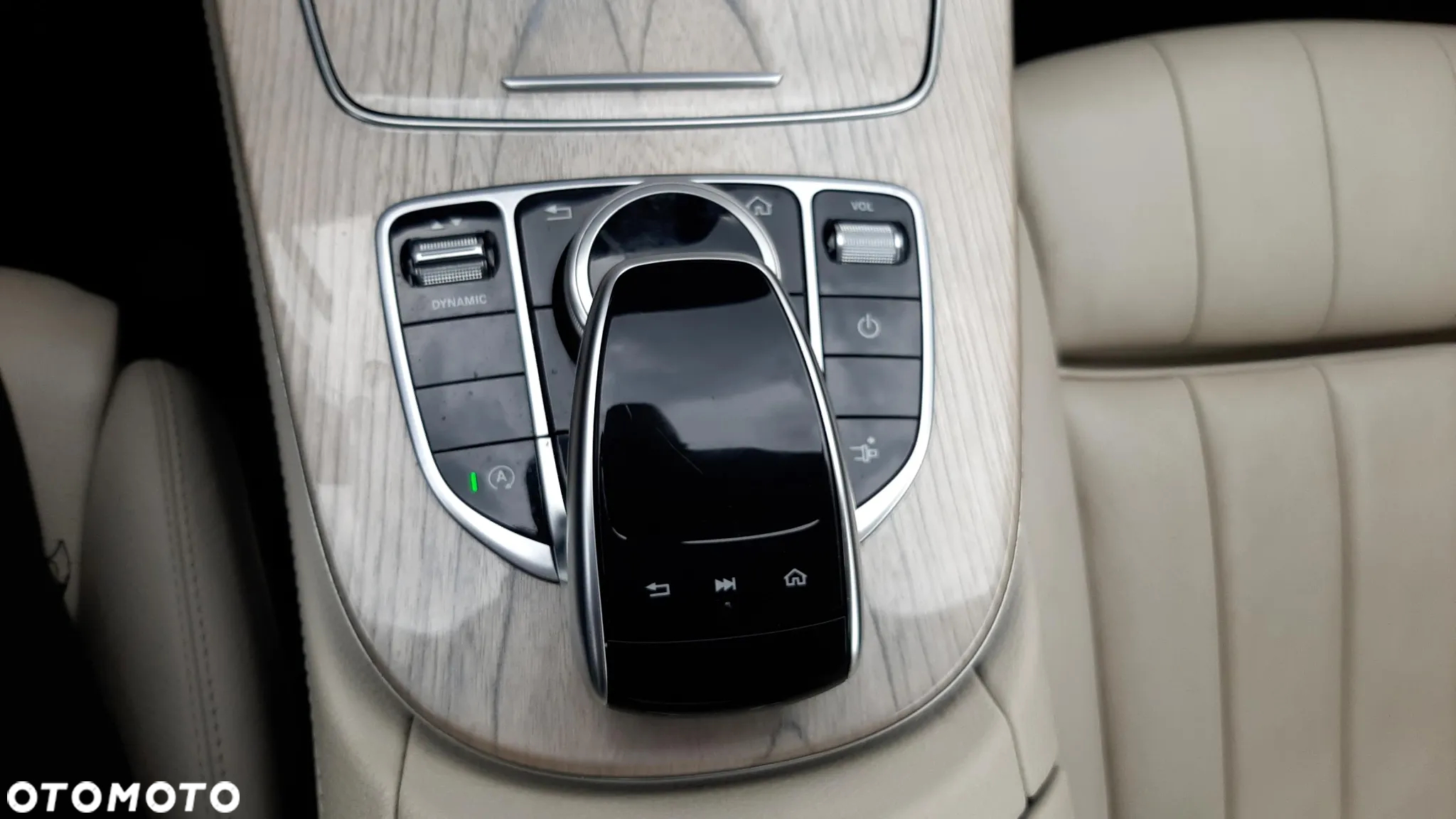 Mercedes-Benz Klasa E 350 Coupe 9G-TRONIC - 25