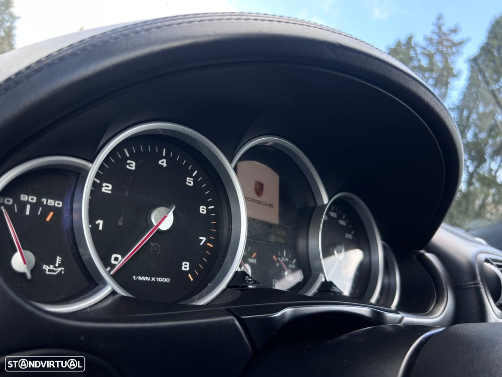 Porsche Cayenne Turbo - 24