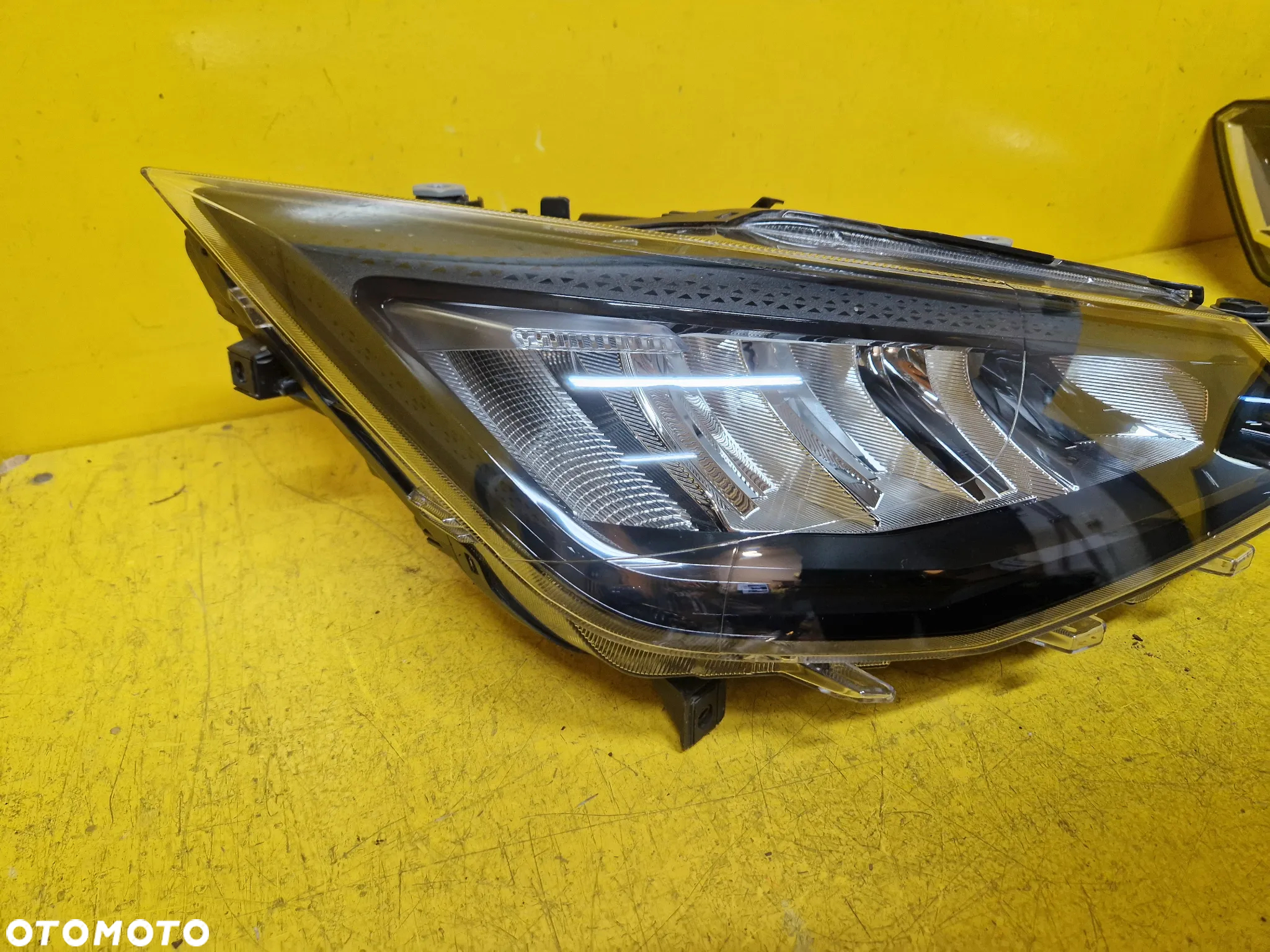 SEAT IBIZA V LIFT 21- LAMPA PRAWA PRZOD 6F1941006F - 3