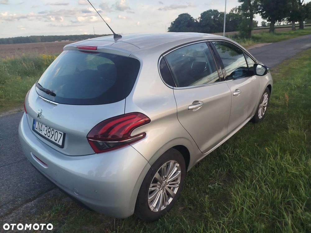 Peugeot 208 PureTech 110 Stop & Start EAT6 Allure - 6