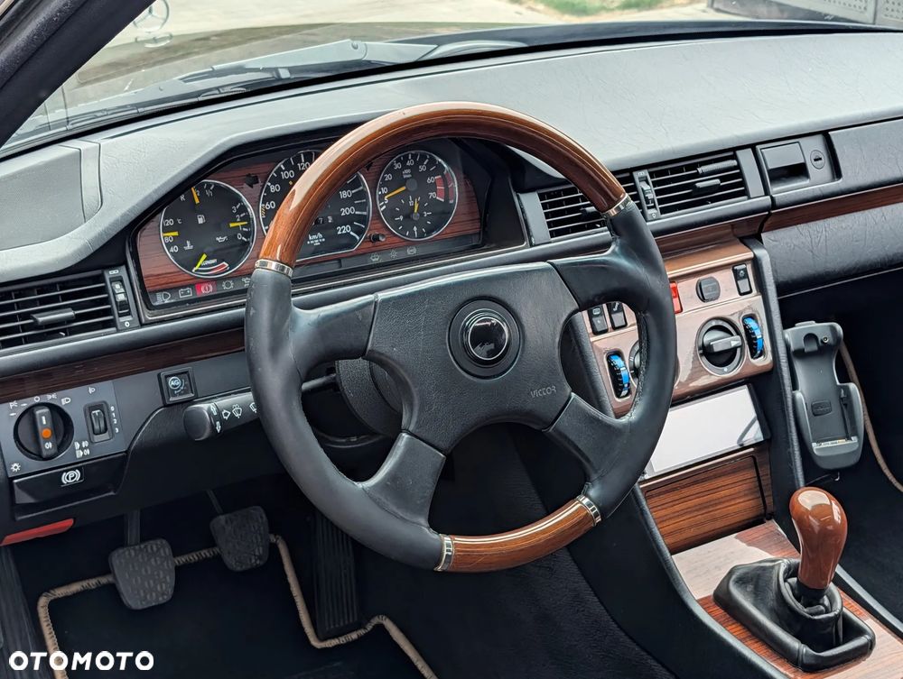Mercedes-Benz W124 (1984-1993) - 14