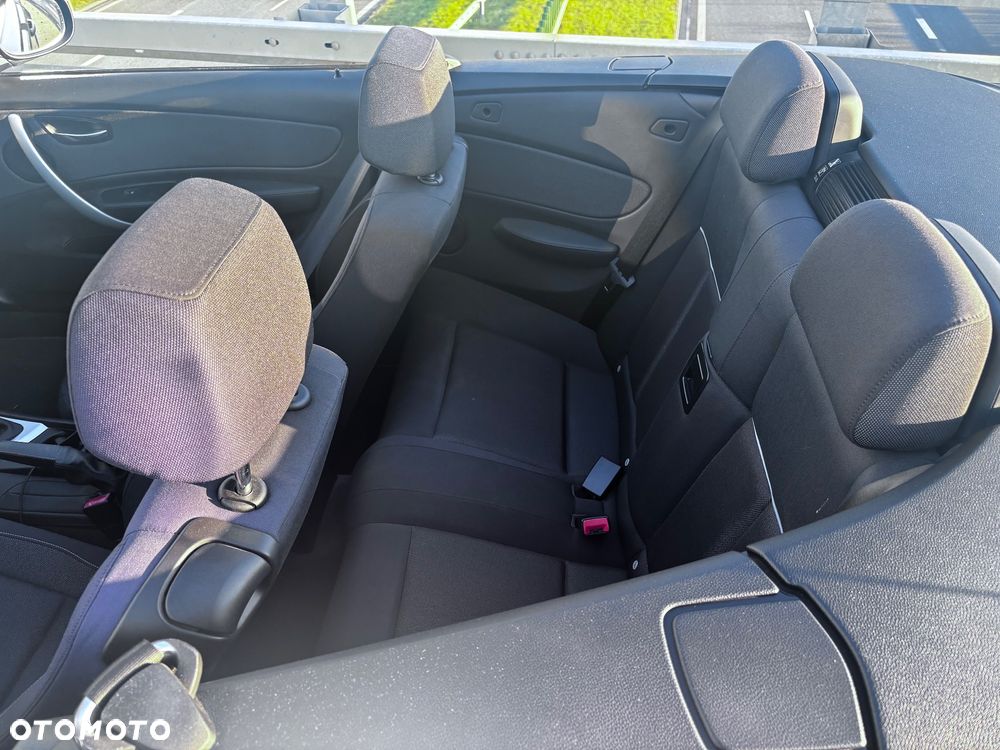 BMW Seria 1 120i - 13