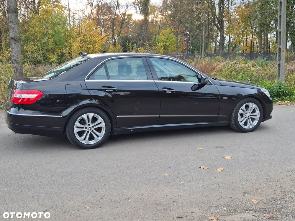 Mercedes-Benz Klasa E 200 CDI DPF BlueEFFICIENCY 7G-TRONIC Avantgarde - 27