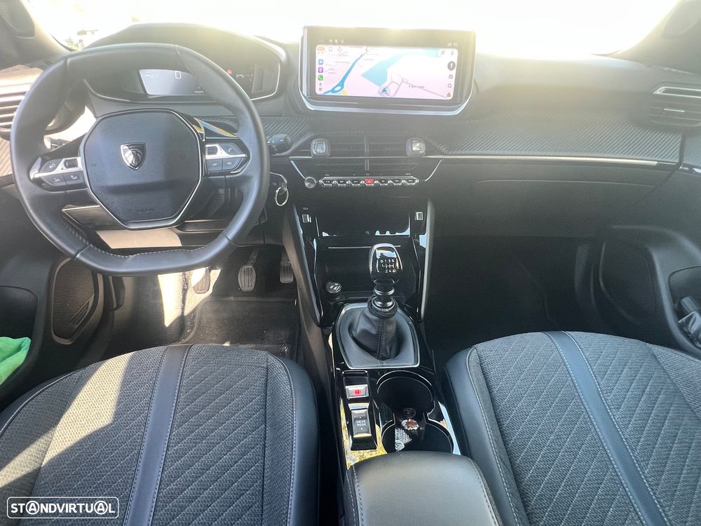 Peugeot 2008 1.2 PureTech Allure - 8
