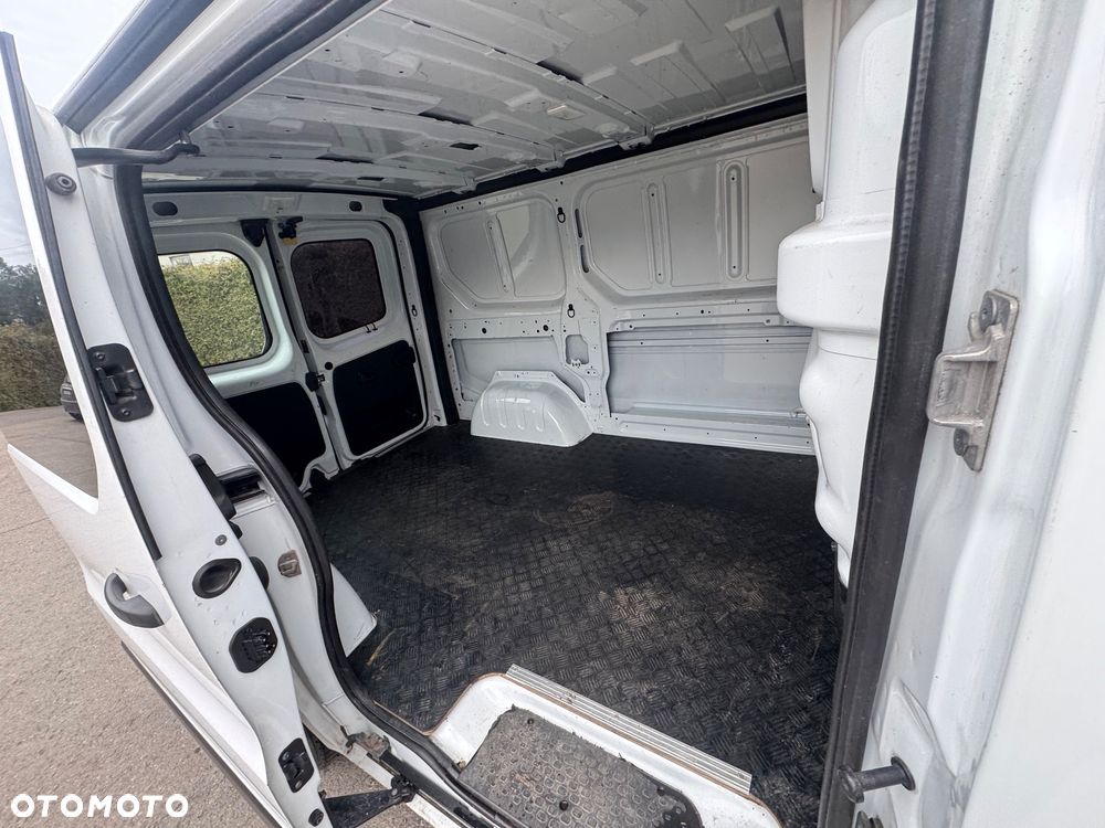 Opel Vivaro - 11