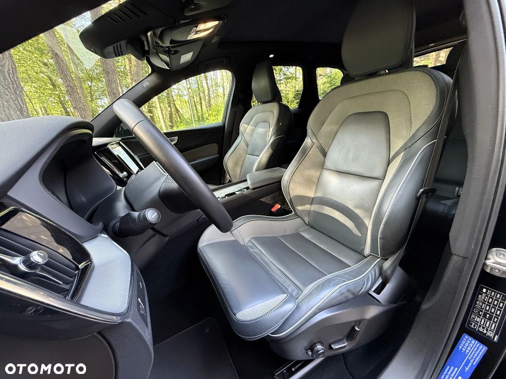 Volvo XC 60 B4 D AWD R-Design - 19