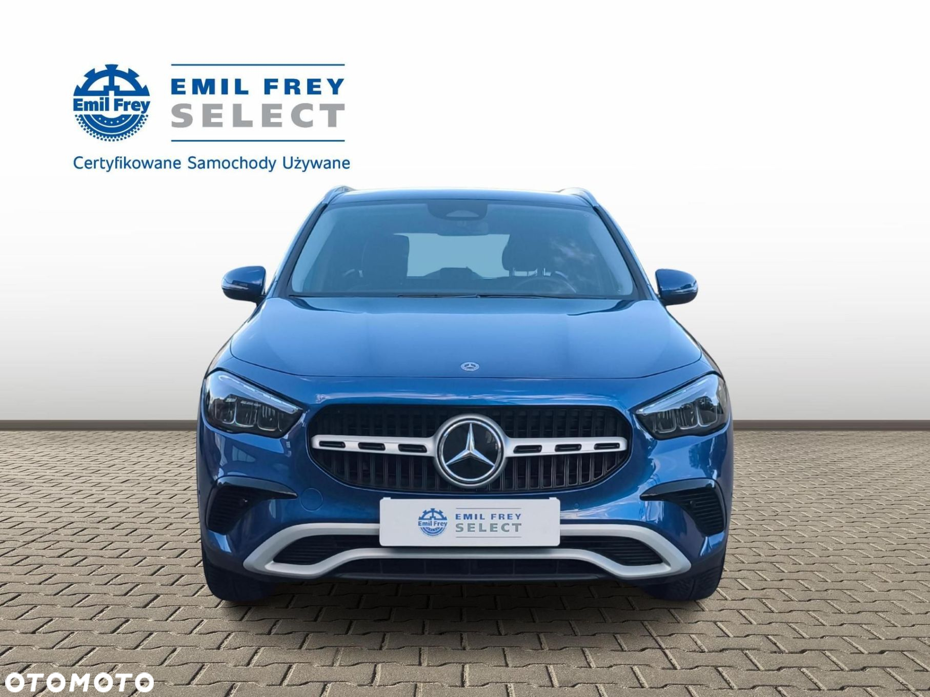 Mercedes-Benz GLA - 8