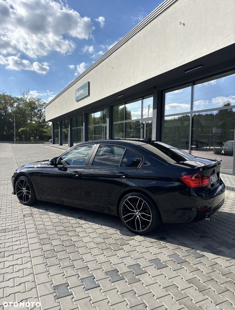BMW Seria 3 318d - 6