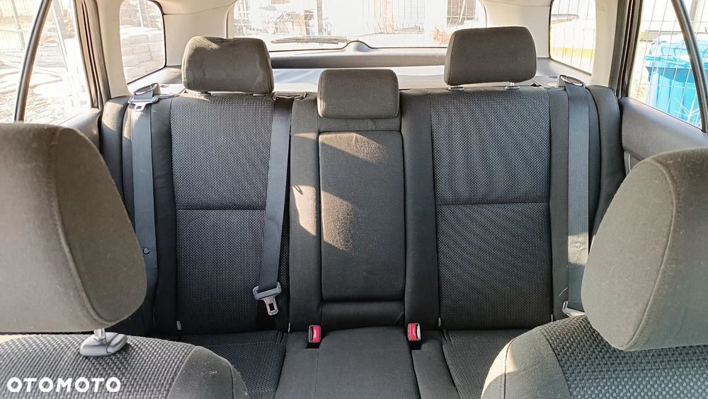 Toyota Avensis 2.0 D-4D - 7