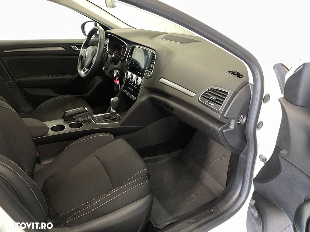 Renault Megane TCe EDC Zen - 10