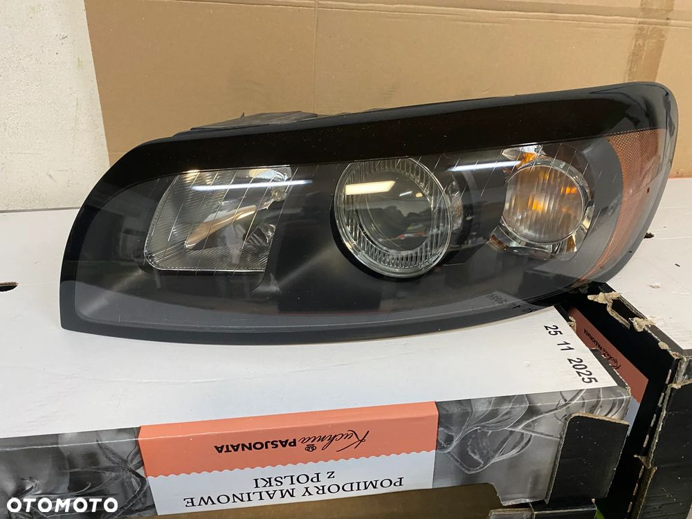 lampa volvo c30 zwykła lewa eu cała - 1