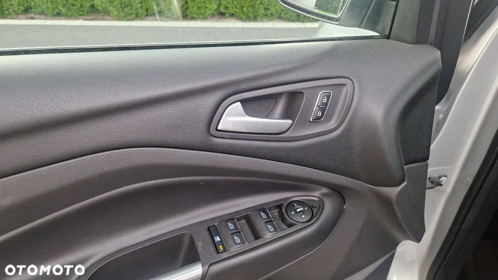 Ford Kuga 1.6 EcoBoost 2x4 Titanium - 15