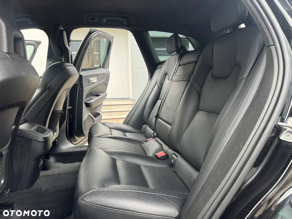 Volvo XC 60 D4 AWD Geartronic Momentum - 20
