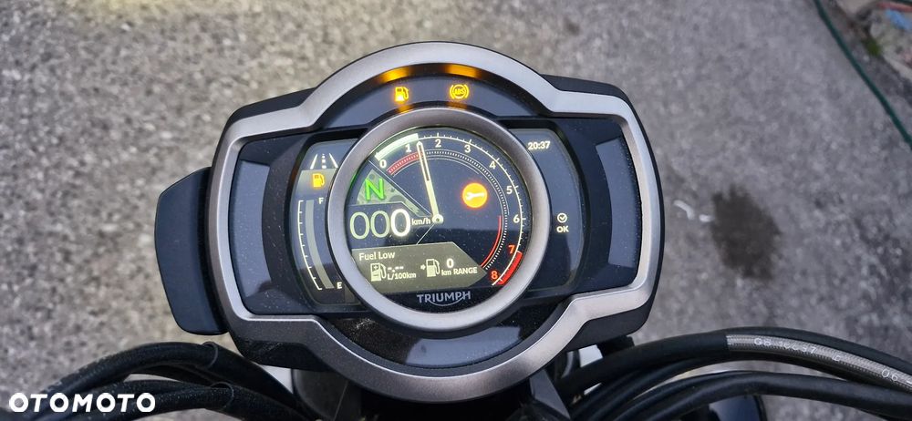 Triumph Scrambler - 20
