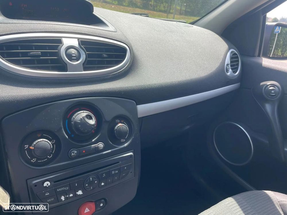 Renault Clio - 9
