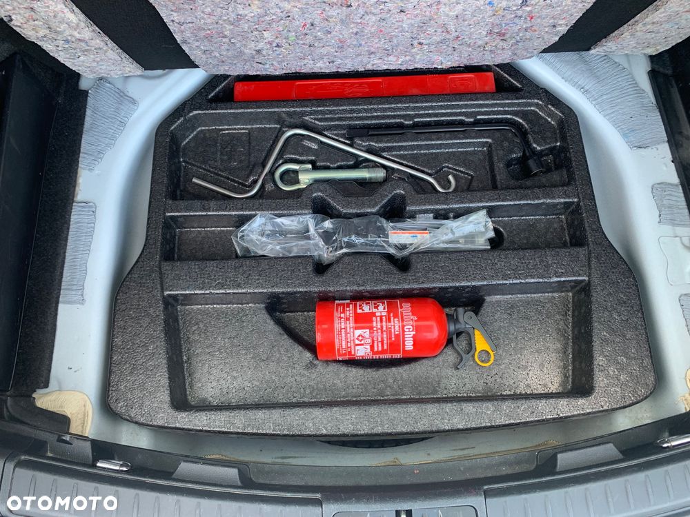 Toyota Auris Hybrid 135 Premium - 17