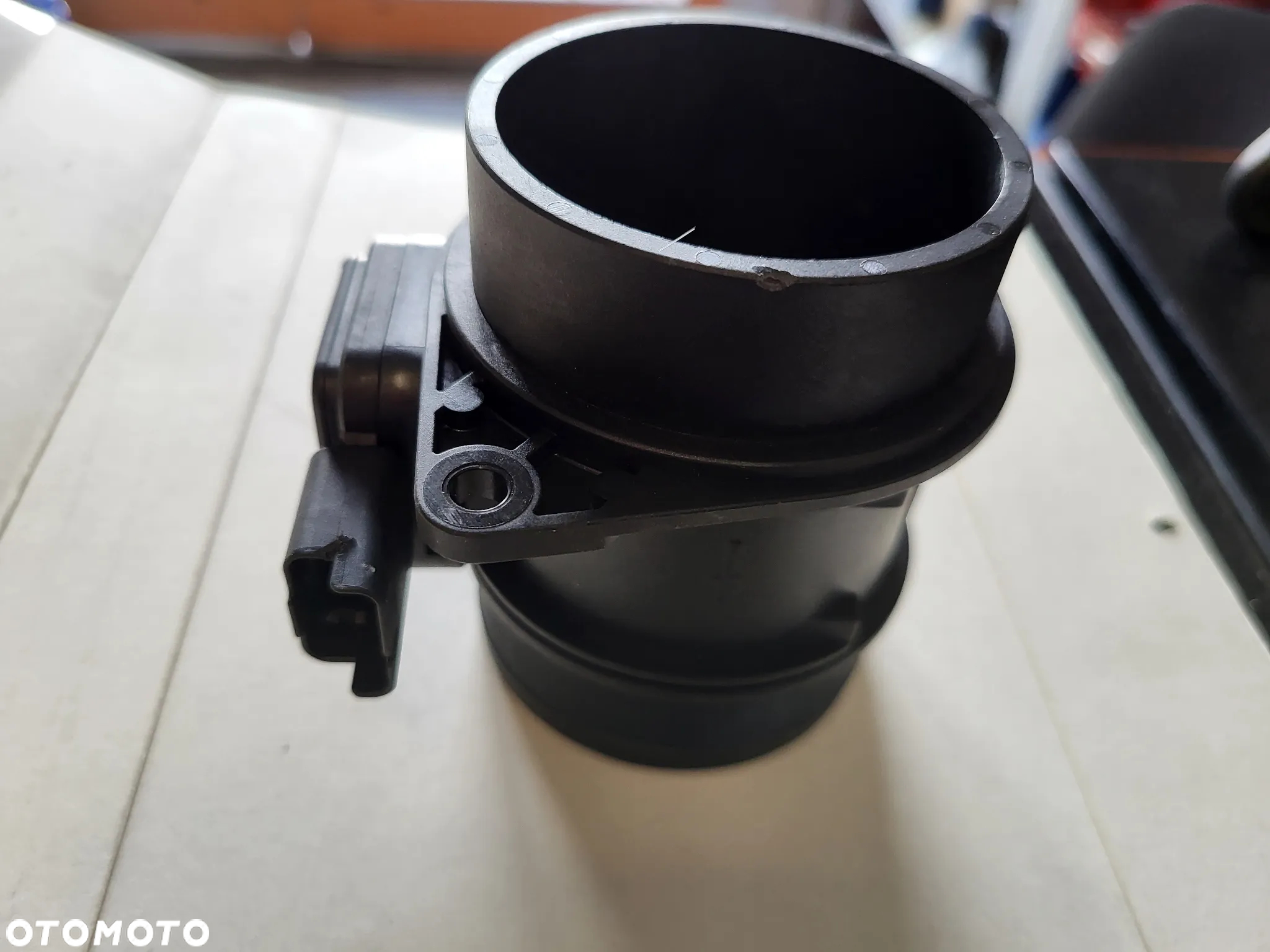 Przepływomierz powietrza (4 pin, moduł  CITROEN C4, C4 GRAND PICASSO I, C4 I, C4 PICASSO I, C5 III, C6; PEUGEOT 3008, 307, 308, 308 I, 407, 5008, 5008 I, 607 2.0D/2.7D 10.03- - 4