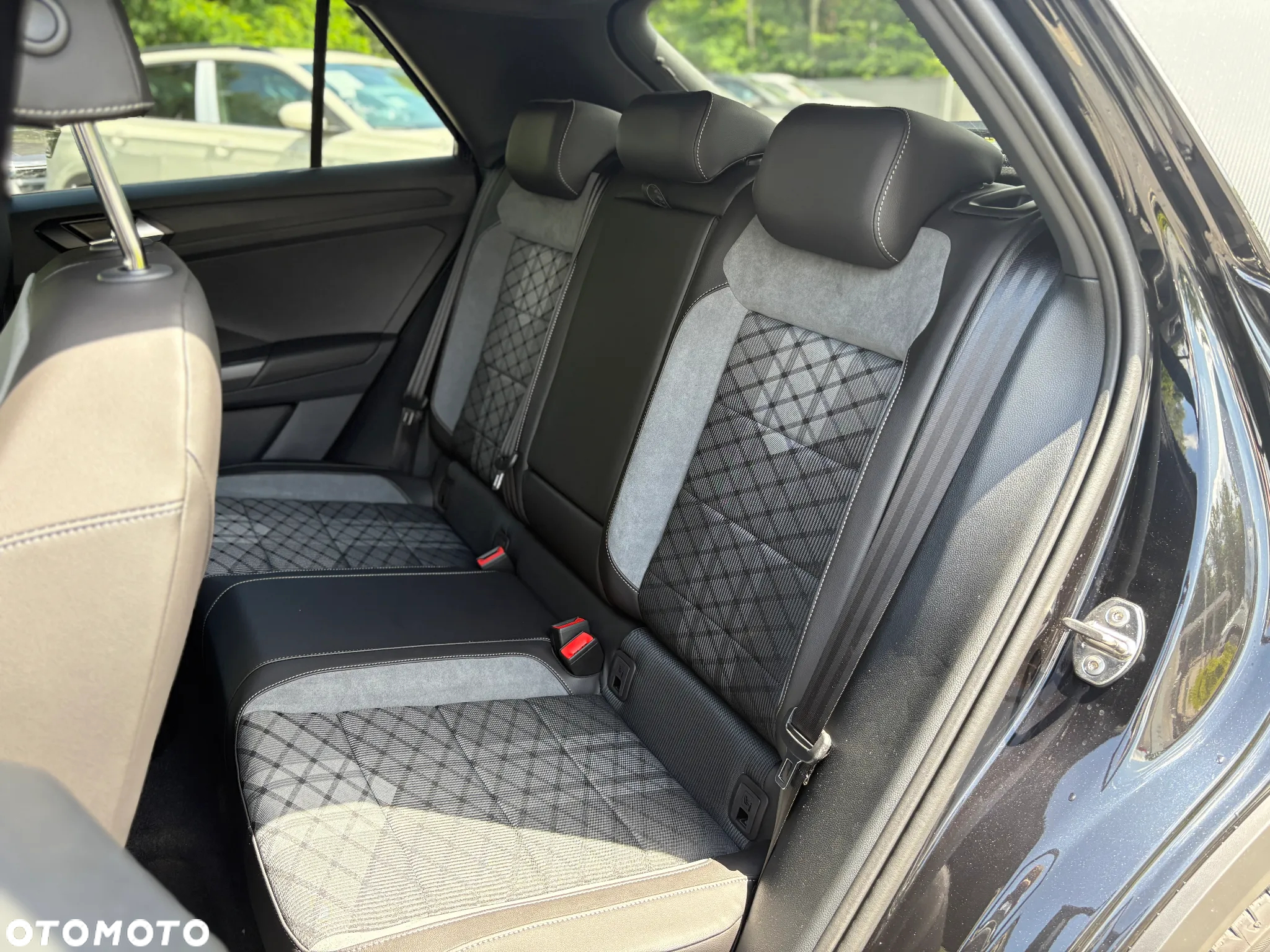 Volkswagen T-Roc 1.5 TSI R-Line Plus DSG - 24