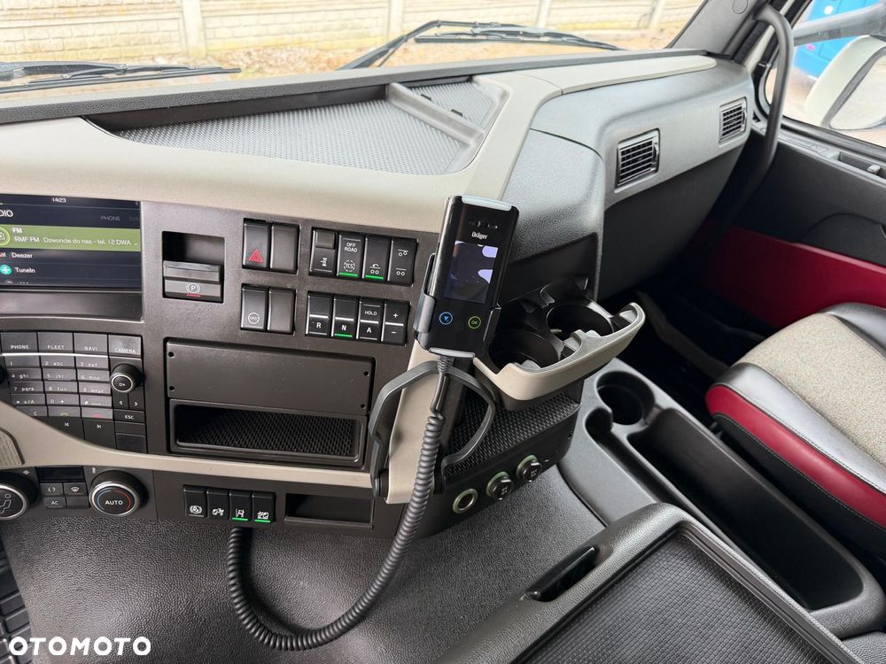 Volvo FM 370 / 6x2 / Chłodnia / Winda / - 25