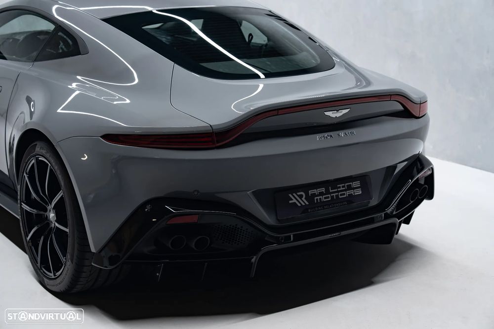 Aston Martin Vantage Coupe 4.0 Twin-Turbo V8 - 11