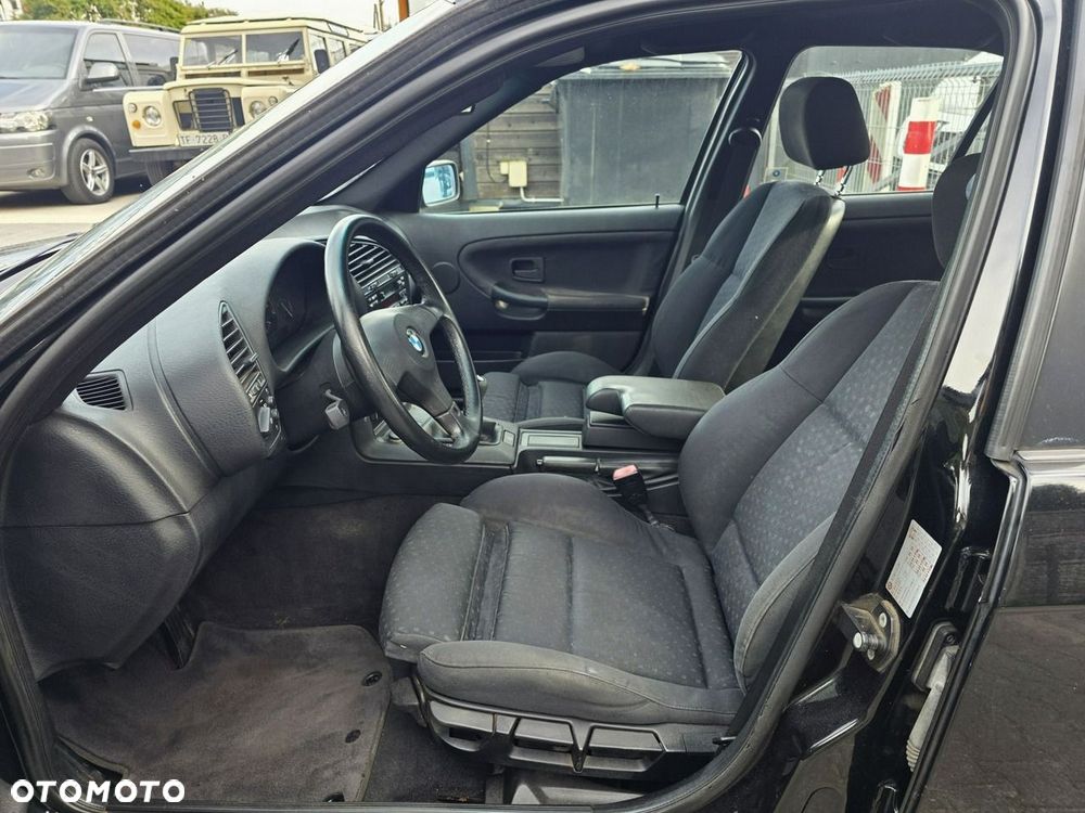 BMW Seria 3 316i - 9