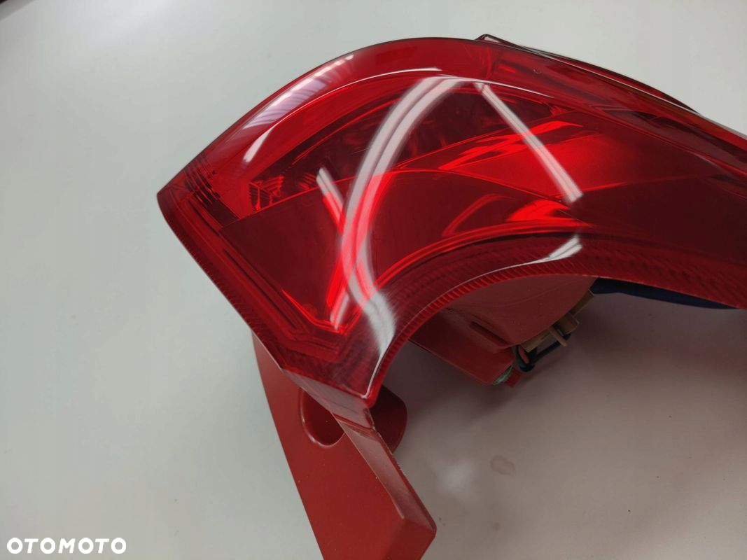 LAMPA LEWY TYŁ LEWA TYLNA TOYOTA AURIS II KOMBI - 5