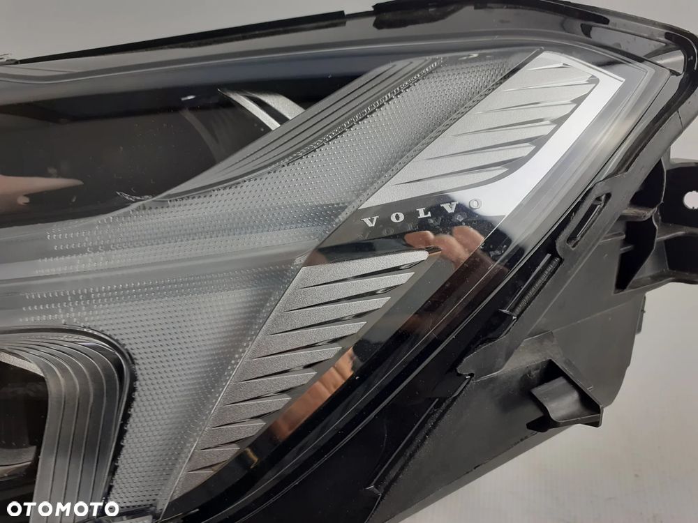 Lampa lewa Full LED Volvo XC60 II 22-24.32342506 - 2