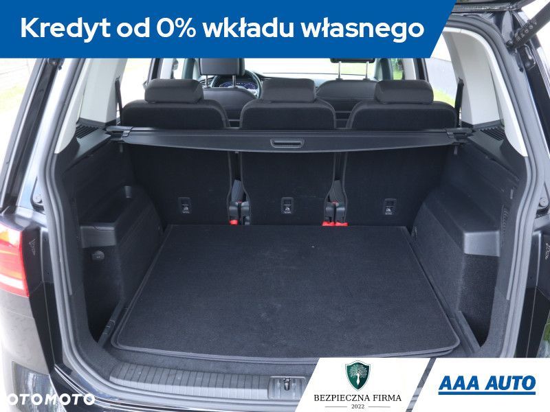 Volkswagen Touran - 14